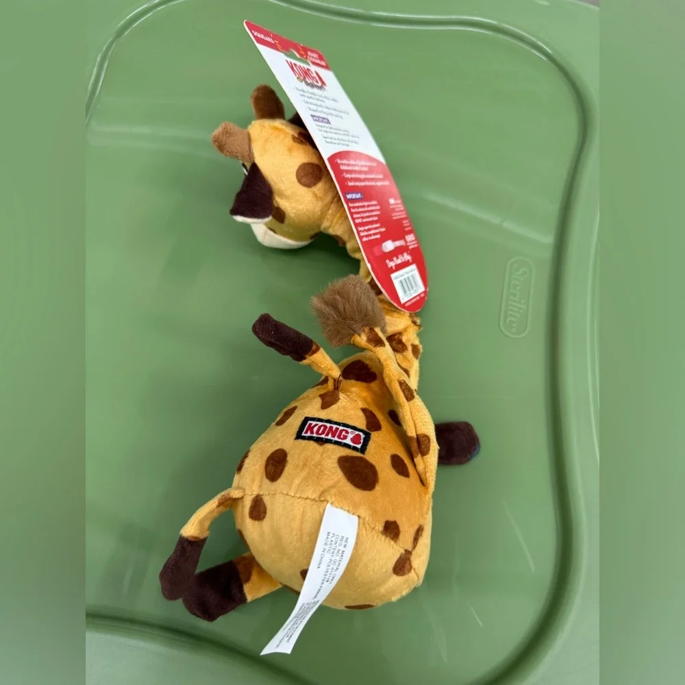 Kong Shakers Yellow and Brown Giraffe Plush Dog Toy-Brand New with Tags